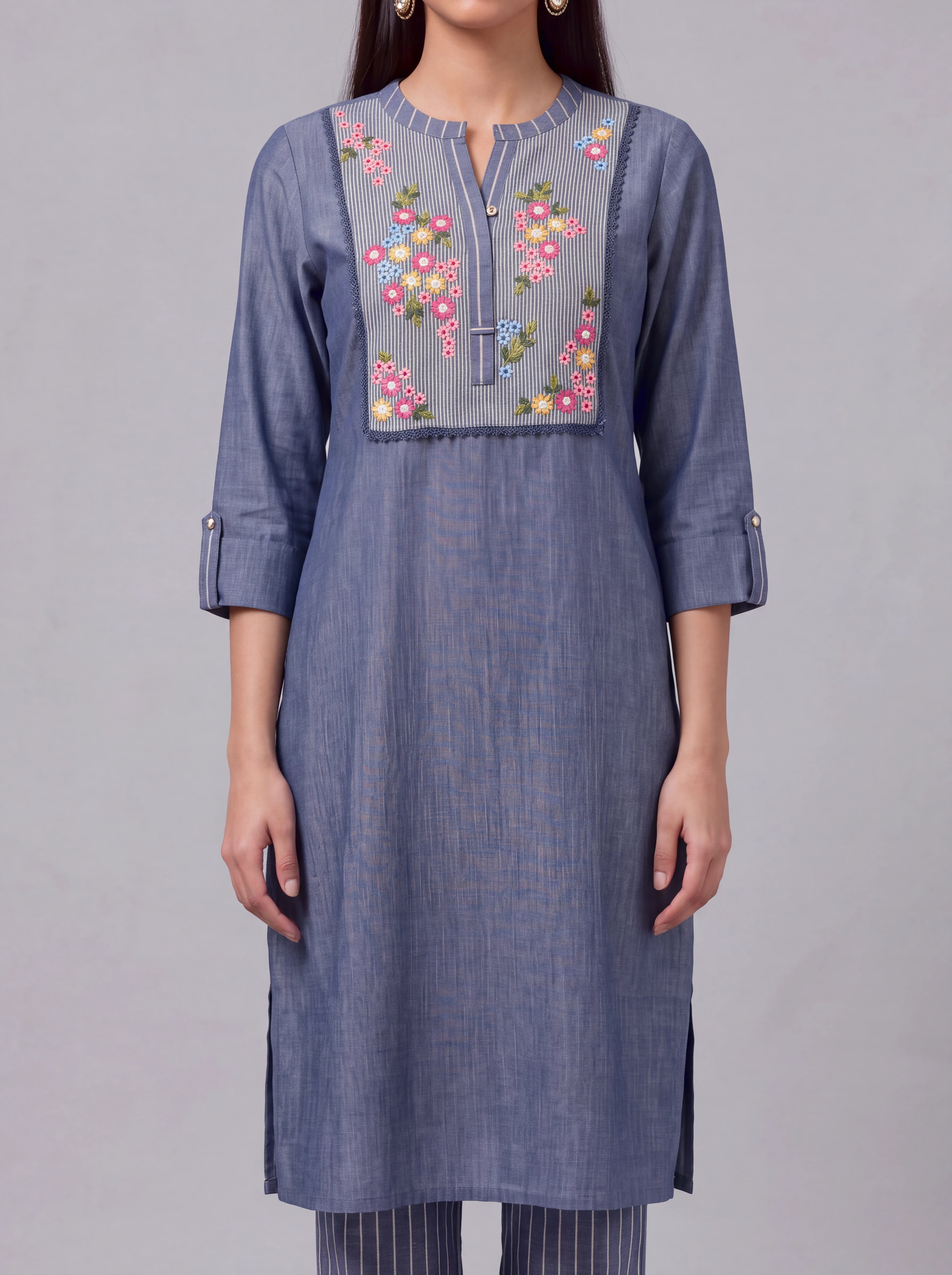 Blue cotton thread embroidery kurta set Secondary image