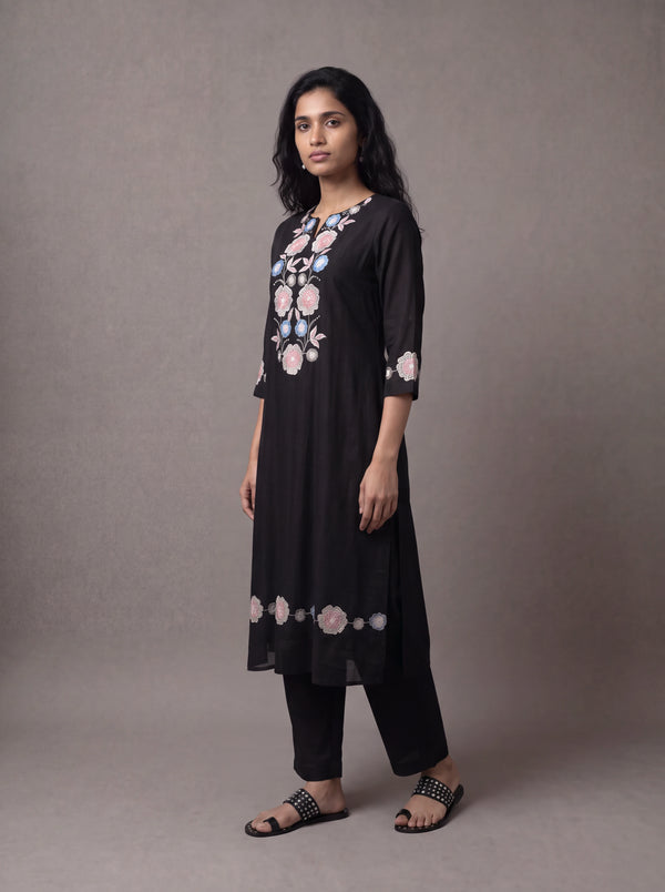 Black chanderi kurta set with floral patchwork and khat embroidery