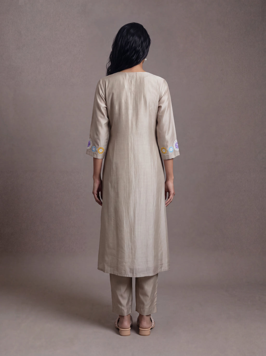 Grey chanderi kurta set with floral patchwork and khat embroidery