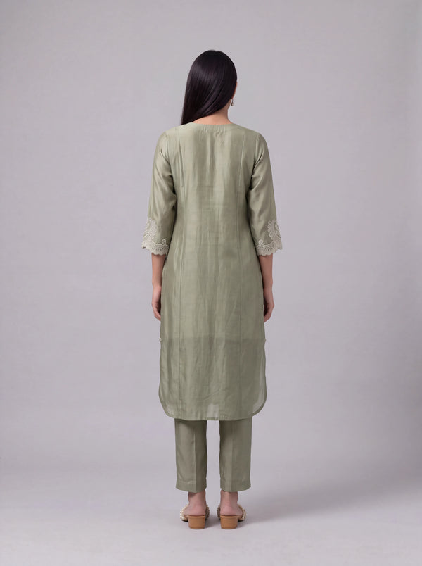 Olive chanderi kurta set with intricate white embroidery